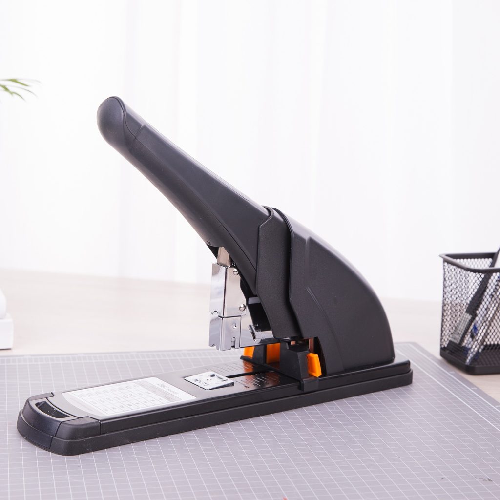 dập lỗ văn phòng đại Deli E0385
