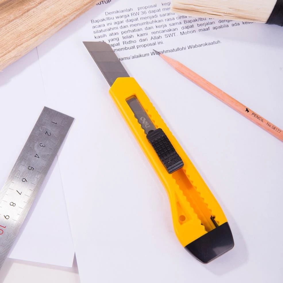 dao cắt giấy tiện dụng E2061