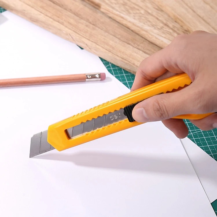 dao rọc giấy an toàn E2061