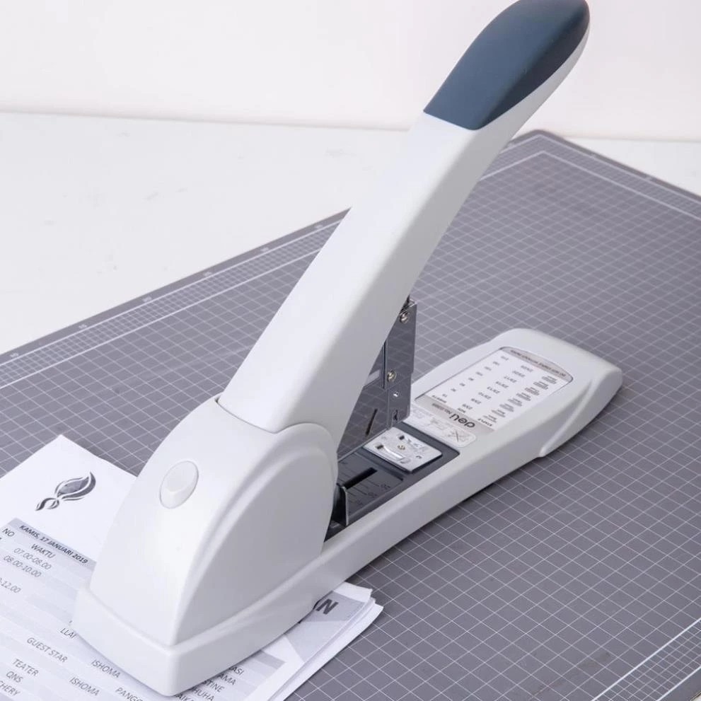 Dập ghim 210 tờ văn phòng E0395