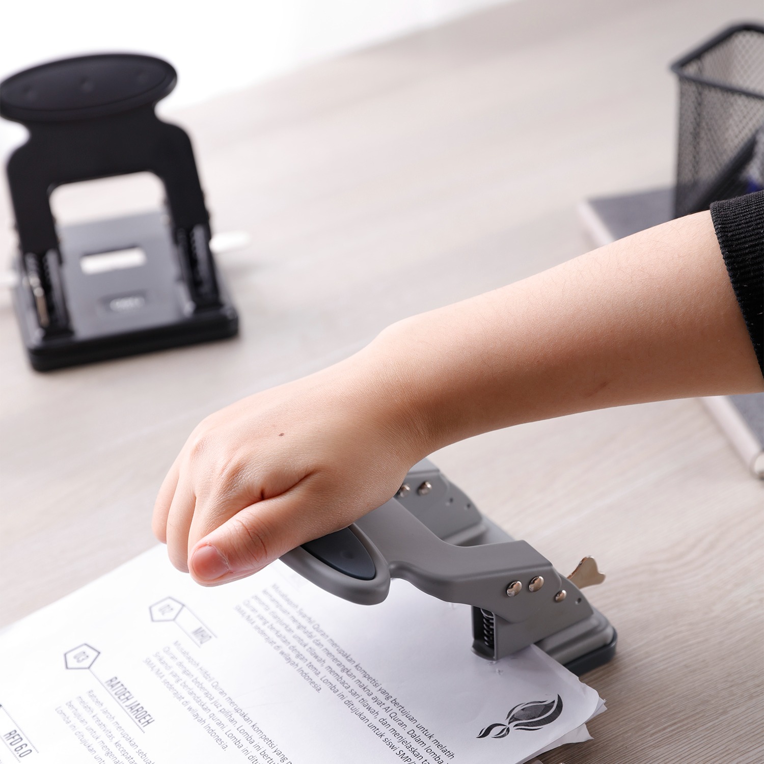 Đục lỗ bền, dễ thao tác E0117